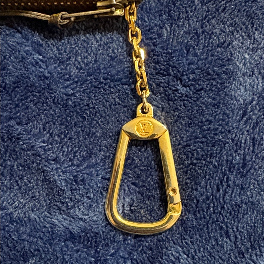 Louis Vuitton Vintage Monogram Key/Card Pouch - Picture 6 of 9